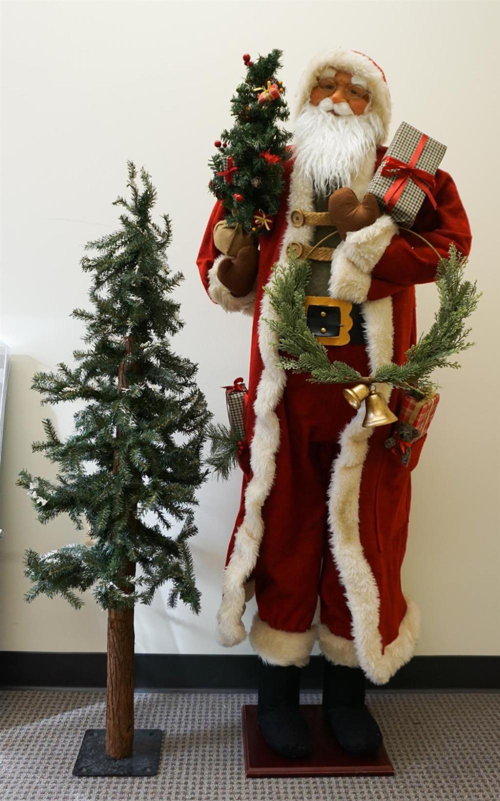 SANTA CLAUSE WITH A TREE, H: 5