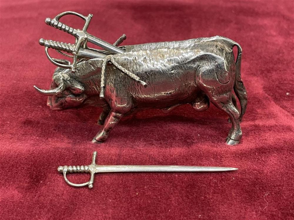 SPANISH 'CORRIDA' 915-SILVER BULL-FORM