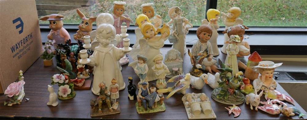 COLLECTION WITH CERAMIC FIGURINESCollection