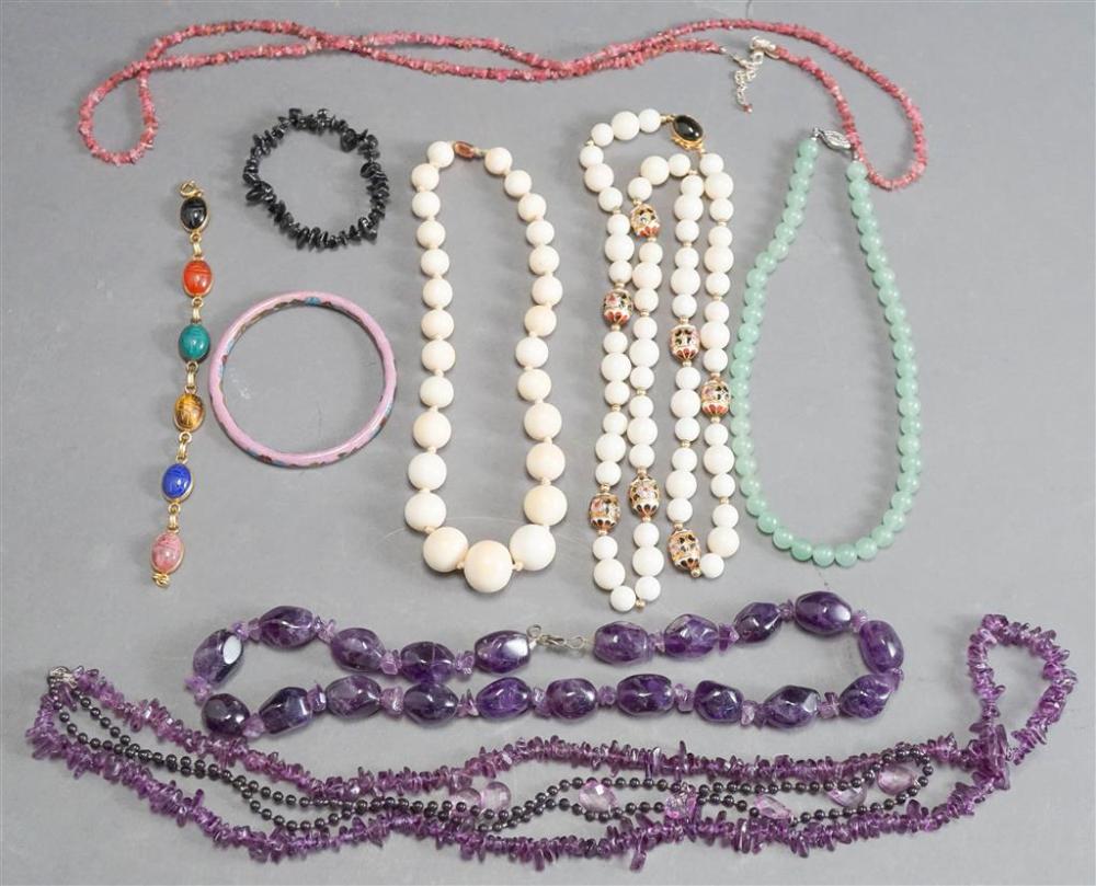 COLLECTION OF MOSTLY ASIAN BEADED 3297b0