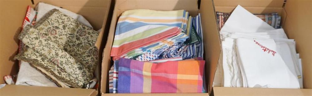 COLLECTION OF ASSORTED LINEN AND