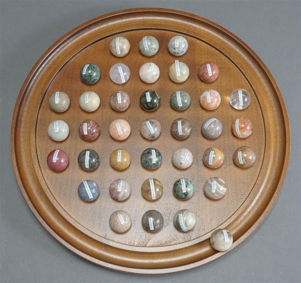 COLLECTION OF SPECIMEN MARBLES