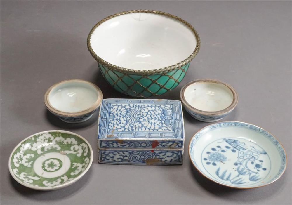 FIVE CHINESE PORCELAIN TABLE AND 3299d5