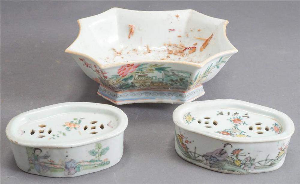 CHINESE PORCELAIN FOOTED DISH AND