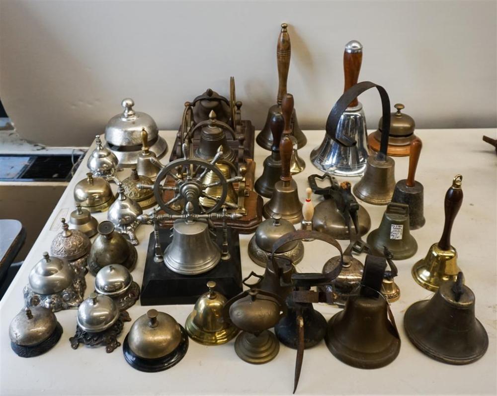 COLLECTION WITH BRASS, PEWTER AND