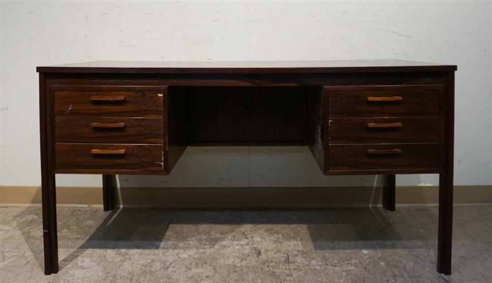 MID-CENTURY MODERN ROSEWOOD DESK,