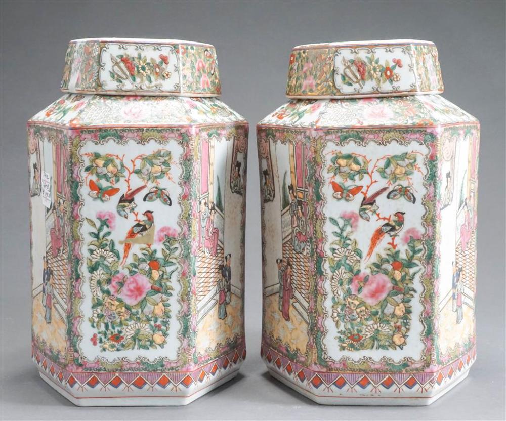 PAIR OF CHINESE 'ROSE MEDALLION'
