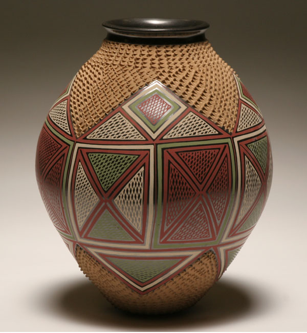 Mata Ortiz textured pottery olla/vase