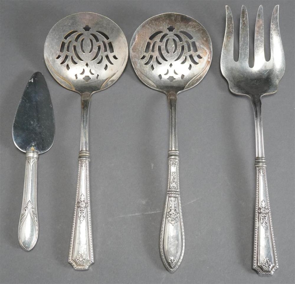 FOUR STERLING SILVER HANDLED SERVING 329bcd