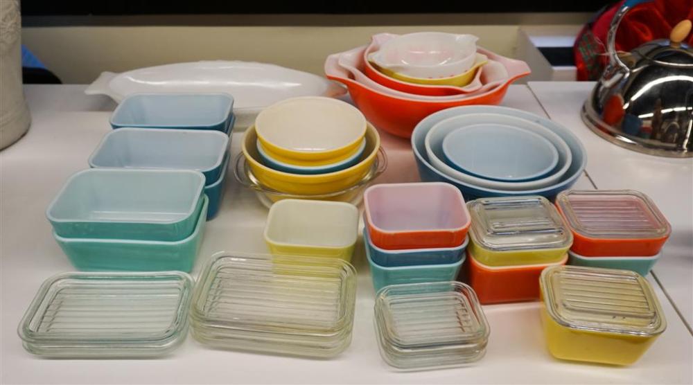 COLLECTION OF PYREX GLASS COOKWARECollection