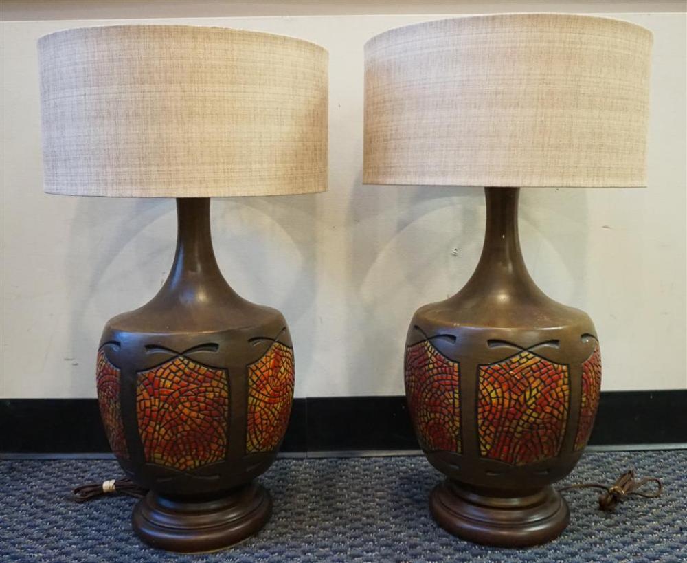 PAIR OF MID CENTURY MODERN GLAZED 329c7b