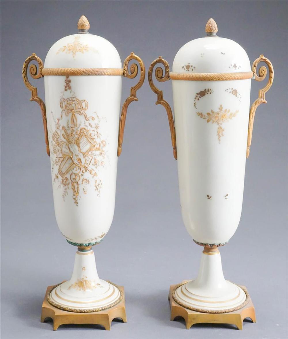 PAIR FRENCH PORCELAIN GILT DECORATED 329cf7