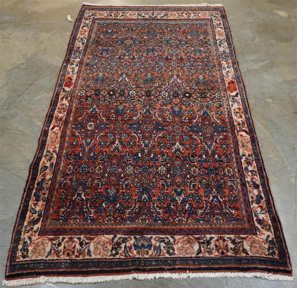 MAHAL RUG, 4 FT 7 IN X 8 FT 2 INMahal