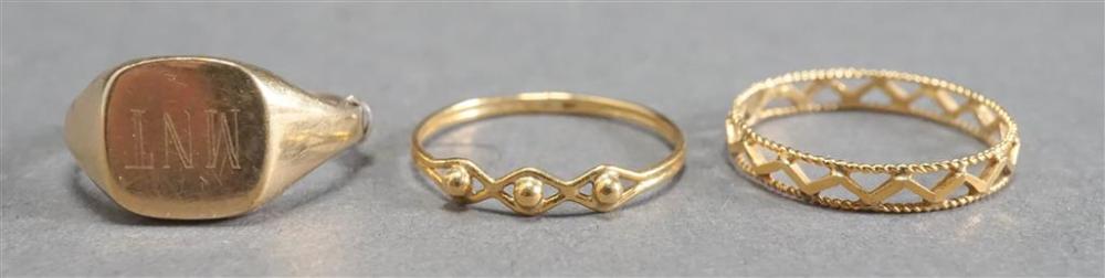 10-KARAT YELLOW-GOLD RING (1.1