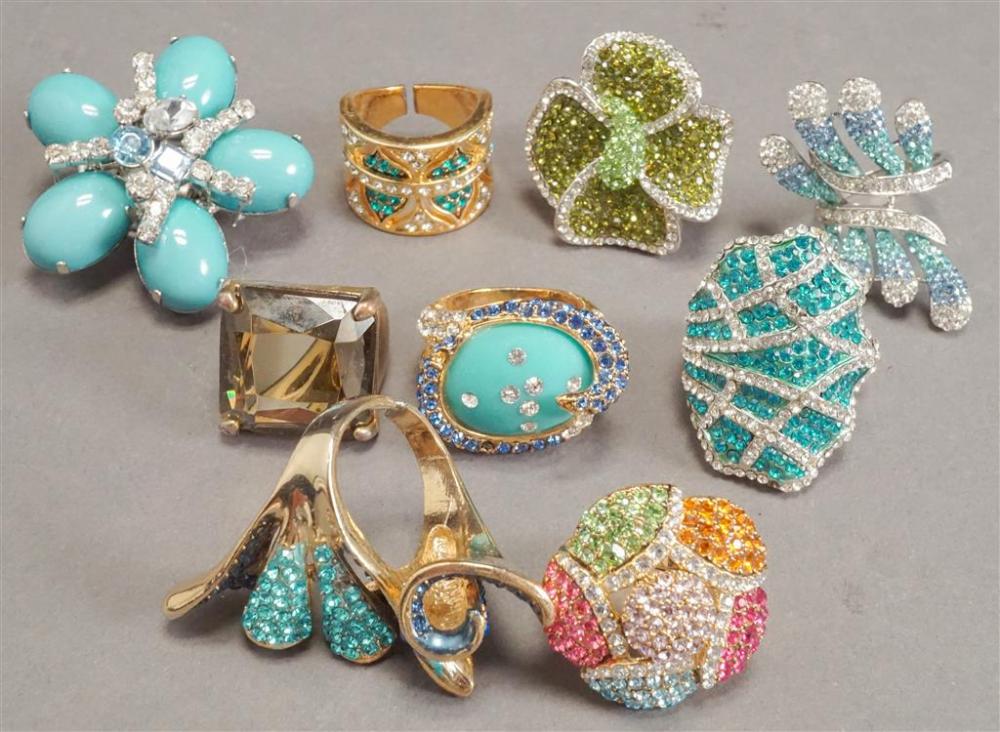 COLLECTION OF NINE FASHION RINGSCollection
