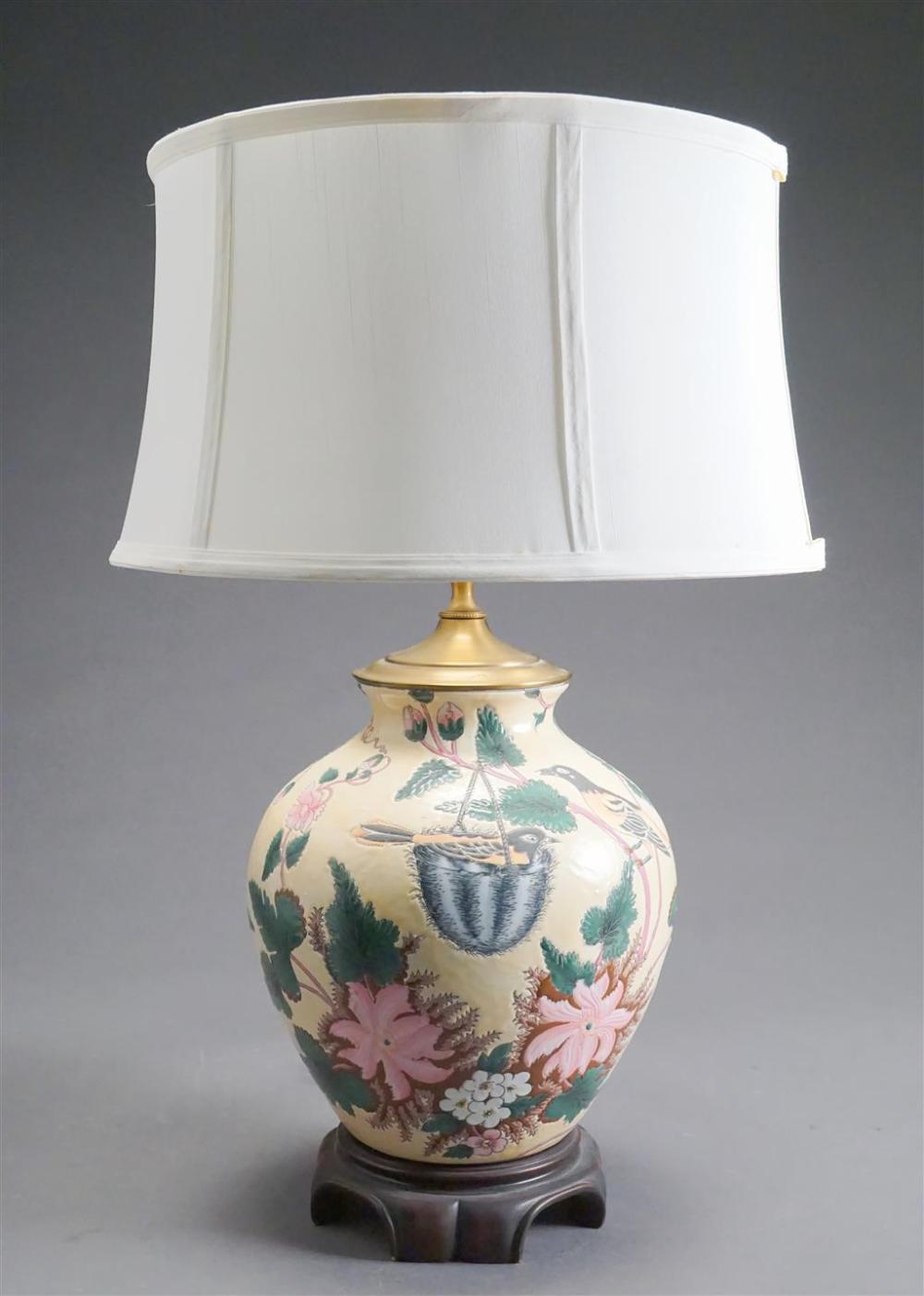 ASIAN STYLE POLYCHROME DECORATED 32a0f2