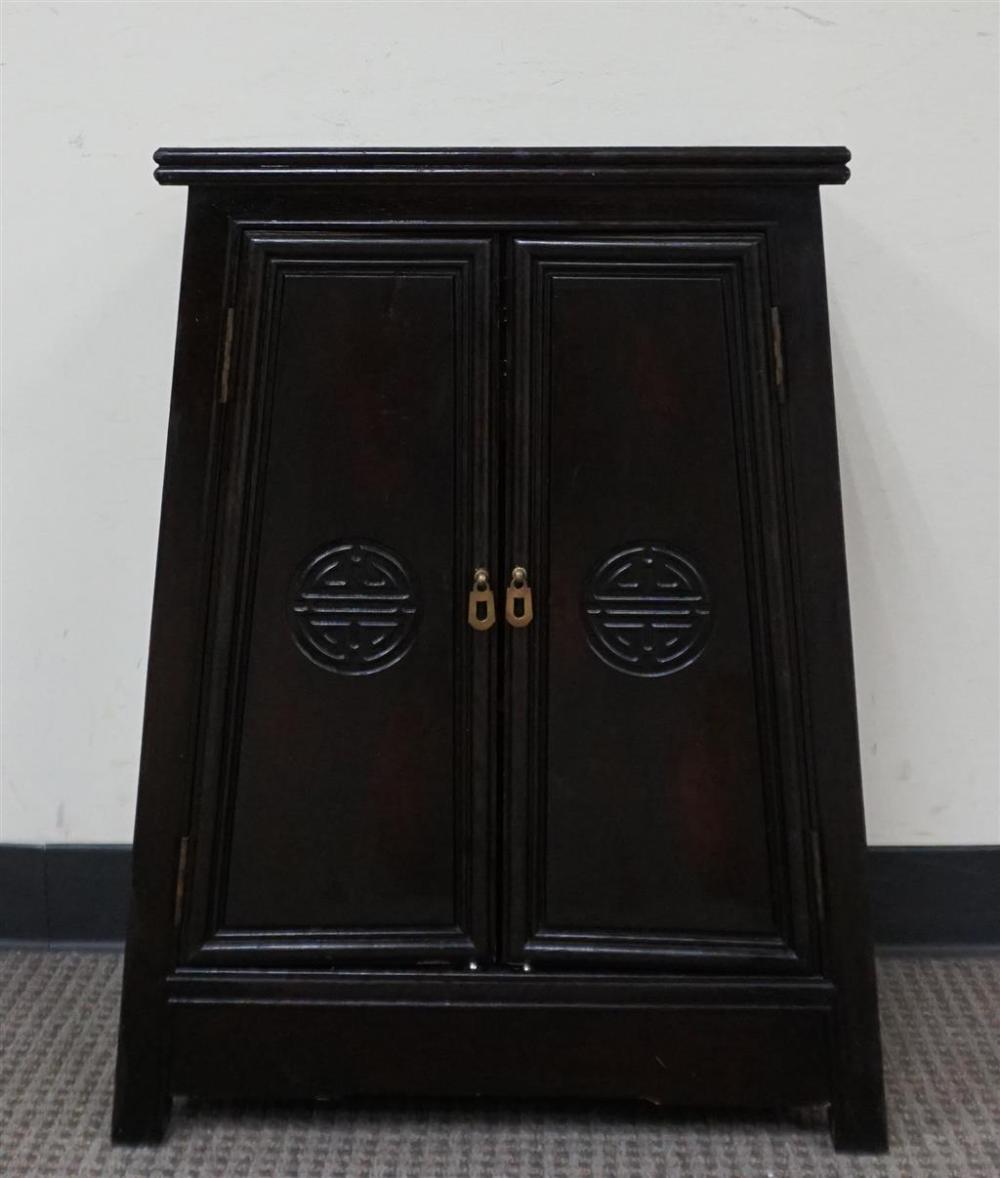 CHINESE HARDWOOD SIDE CABINET  32a1d5