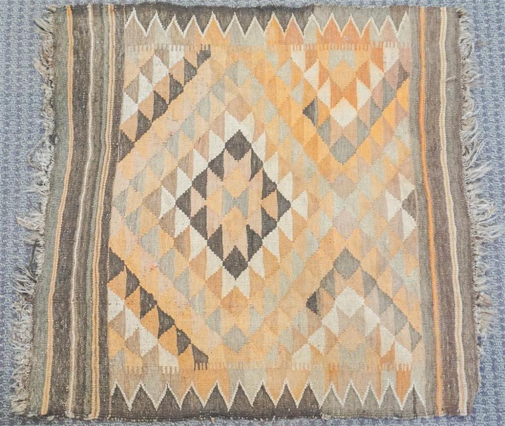 KILIM RUG 2 FT 9 IN X 2 FT 9 INKilim 32a216