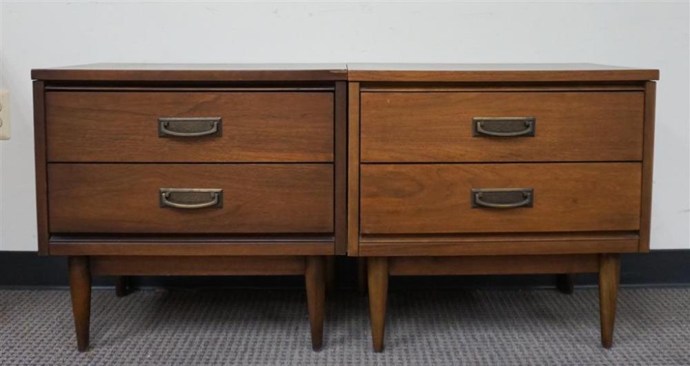 PAIR OF MID CENTURY MODERN WALNUT 32a215