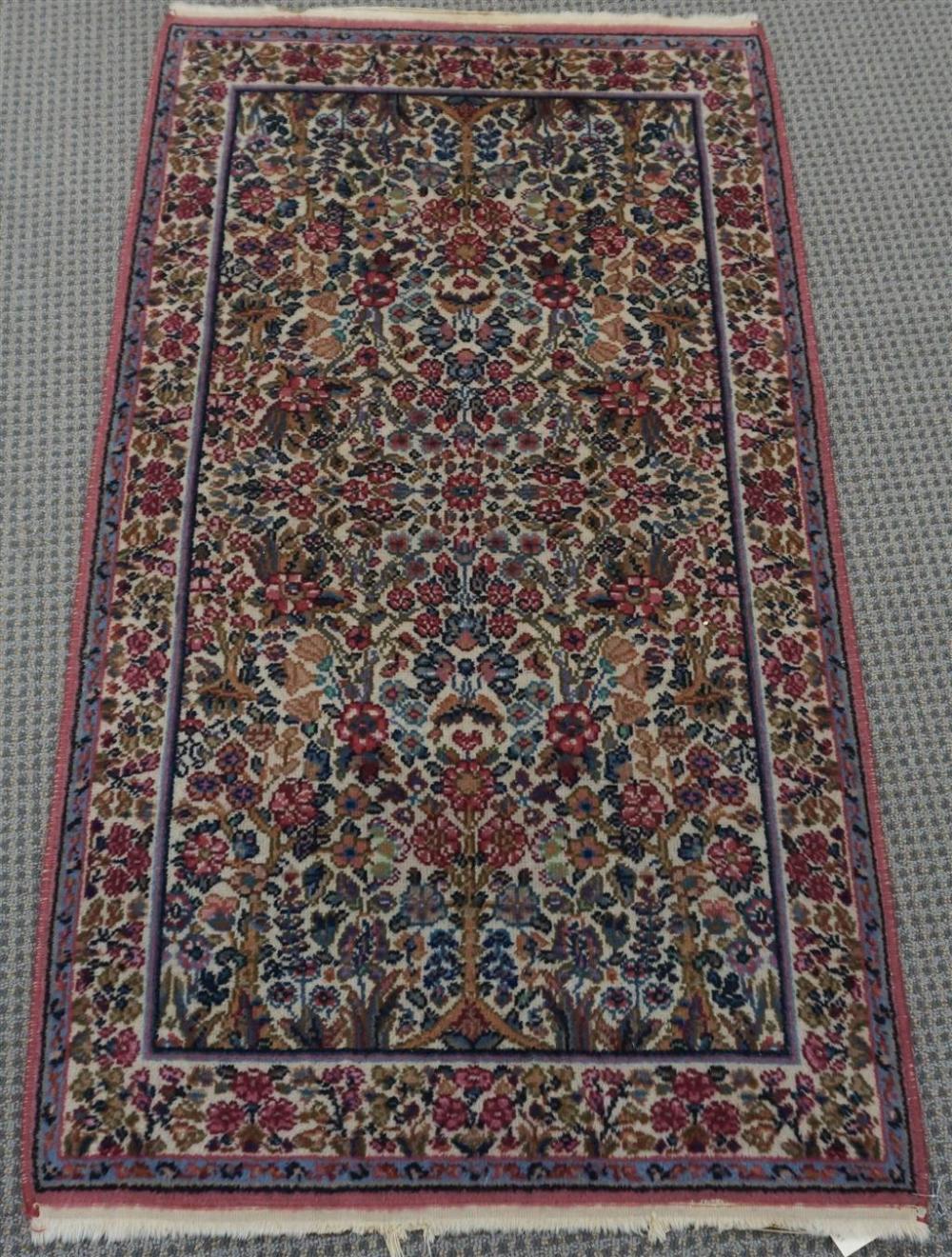 KARASTAN KERMAN PATTERN RUG 3 32a26e