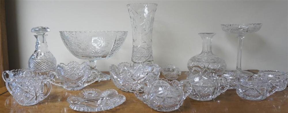 COLLECTION WITH CUT CRYSTAL TABLE 32a297