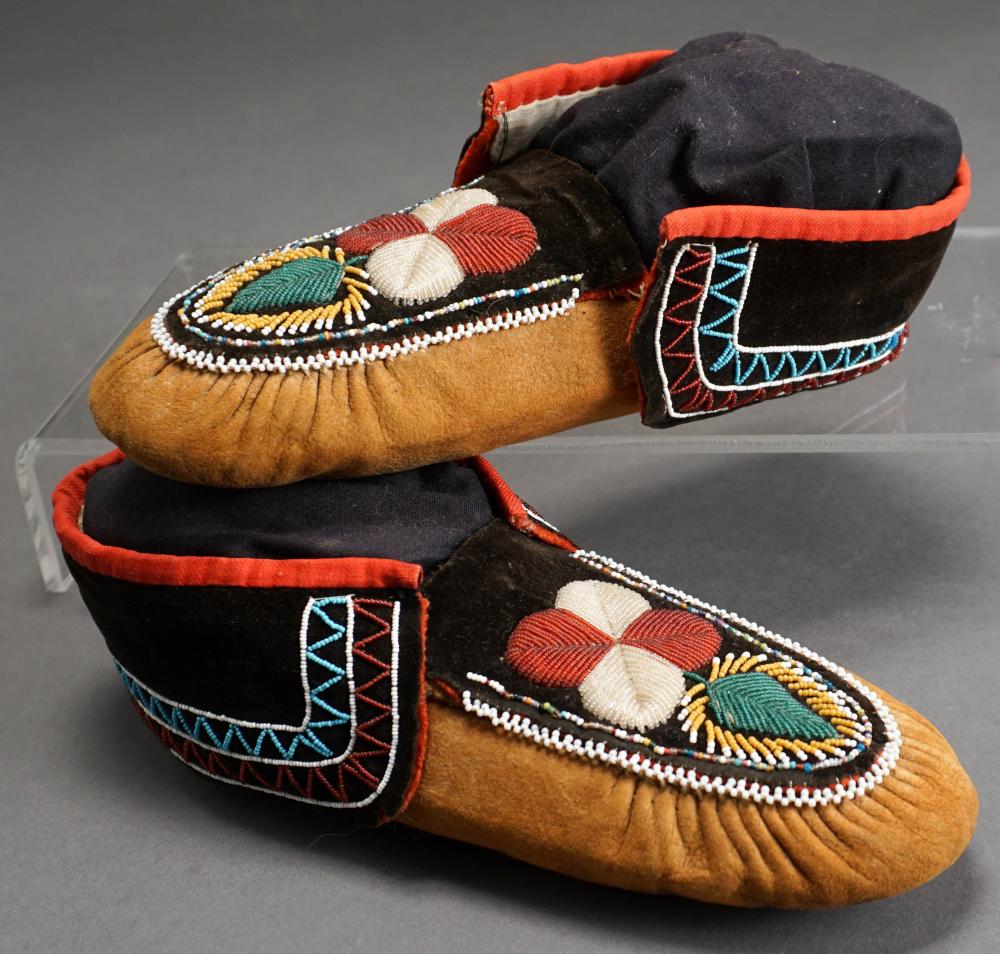 PAIR IROQUOIS BEADED DECORATED