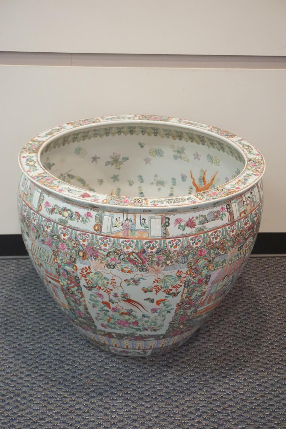 CHINESE ROSE MEDALLION LARGE FISHBOWL