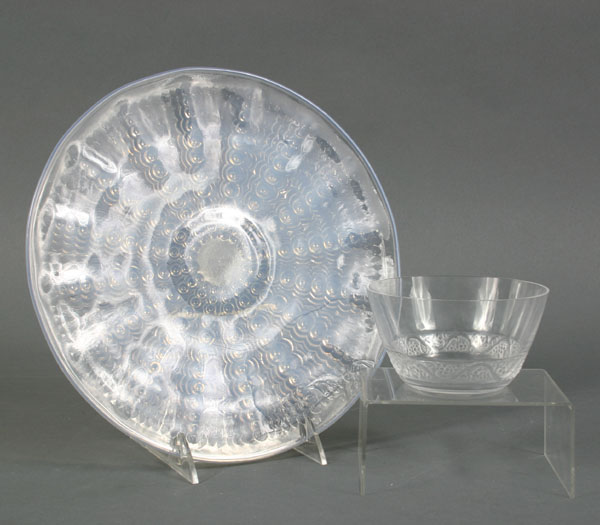 R Lalique Oursins opalescent plate 51085