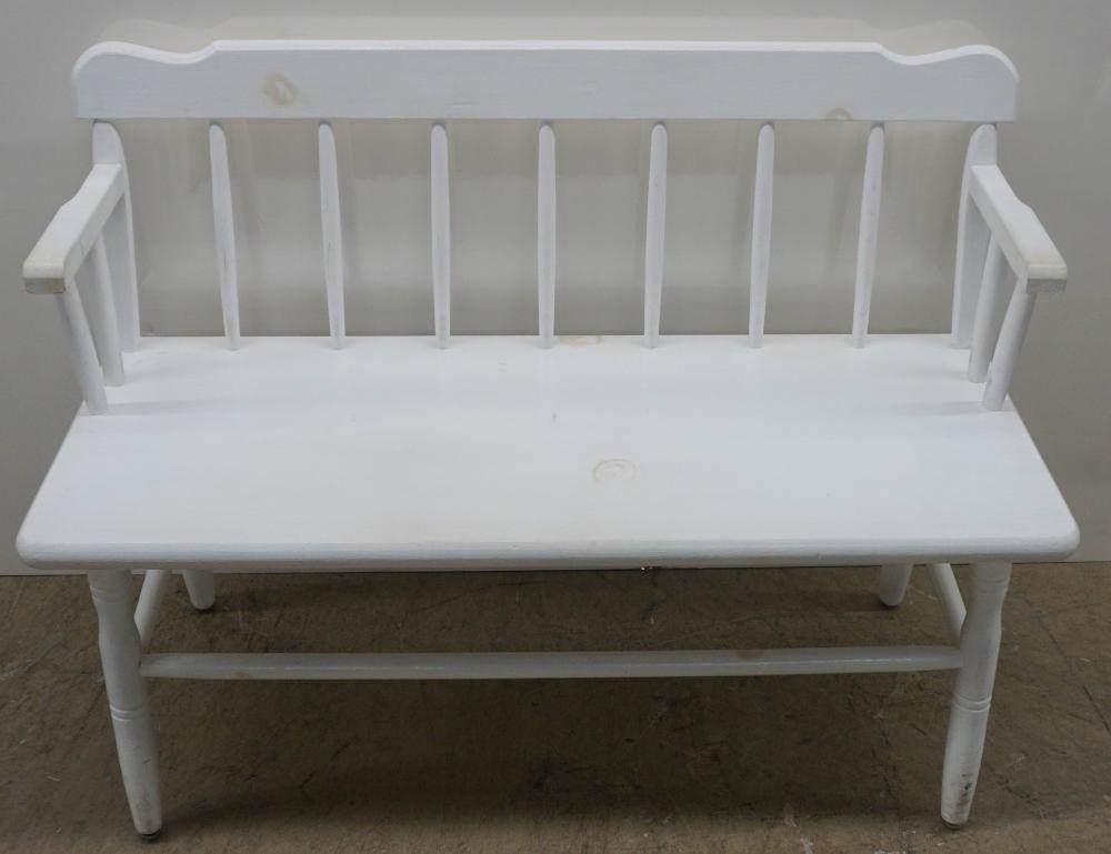 EARLY AMERICAN STYLE WHITE PAINTED 32a6f0