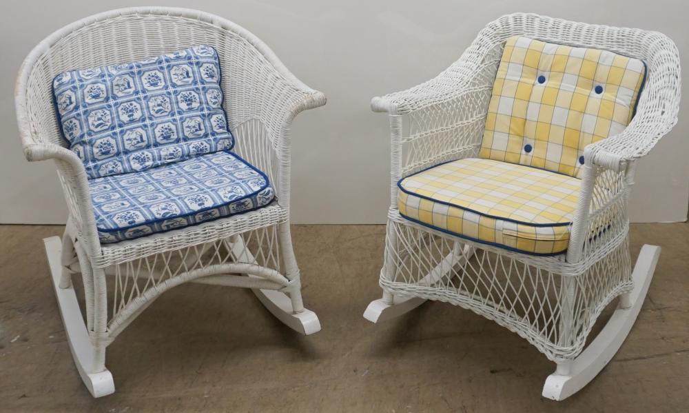 PAIR OF WHITE PAINTED WICKER ARM 32a6f8