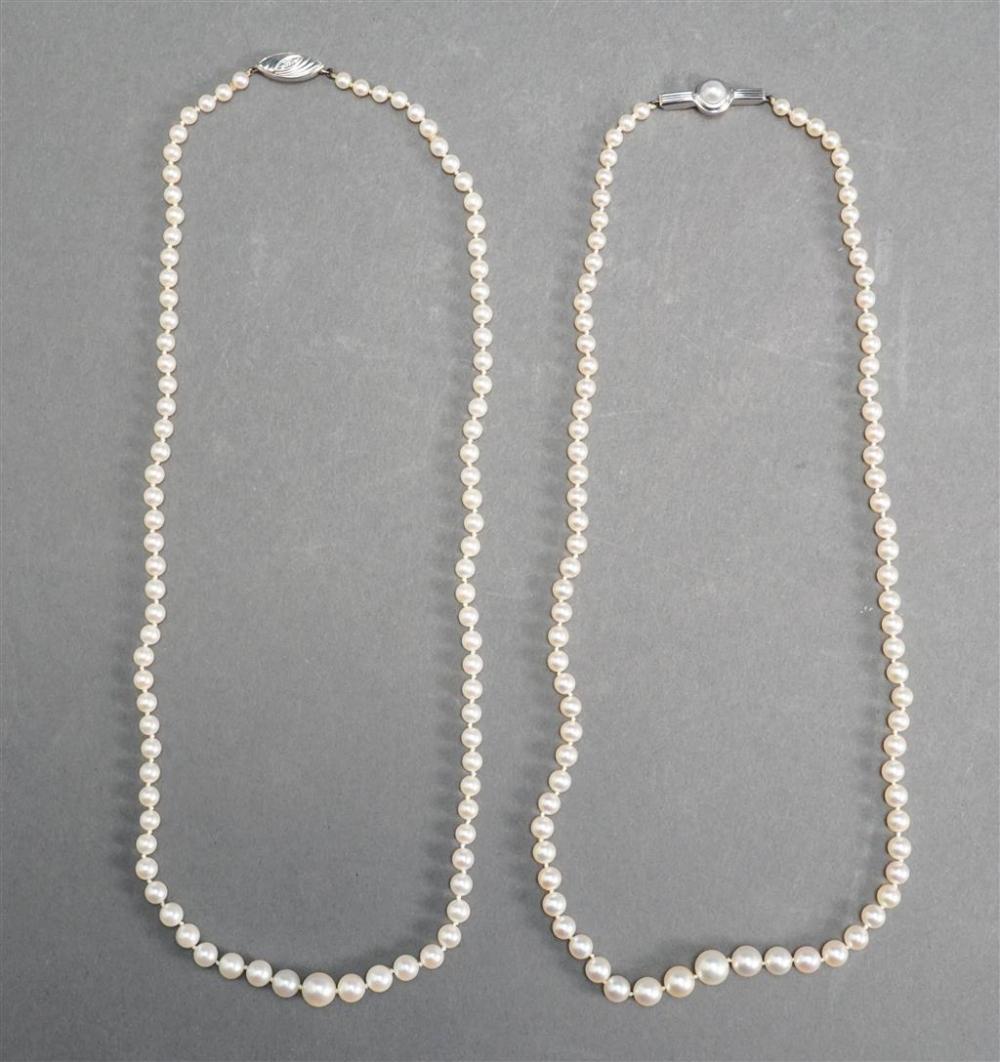 TWO 14 KARAT WHITE GOLD GRADUATED 3281d1