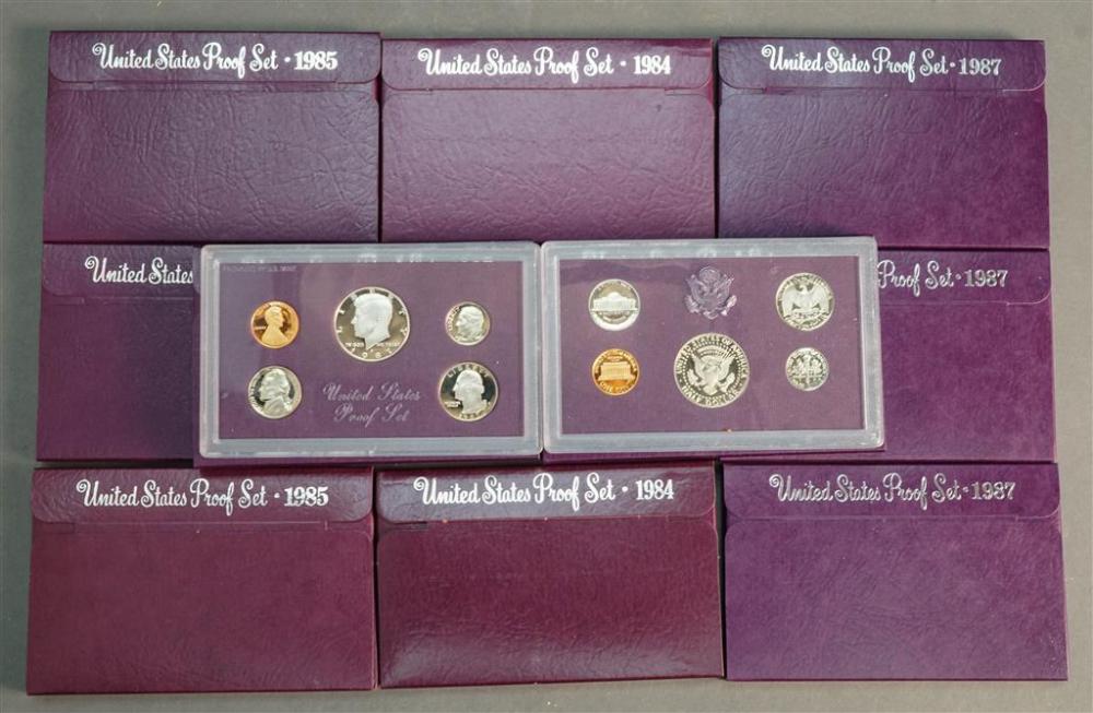 COLLECTION WITH 11 U.S. PROOF SETS