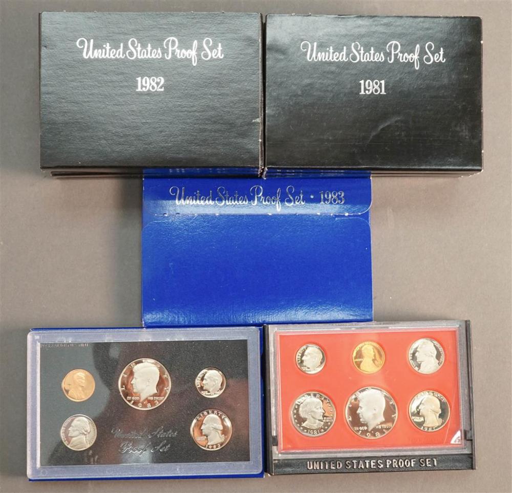 COLLECTION WITH 11 U.S. PROOF SETS (5-1981,
