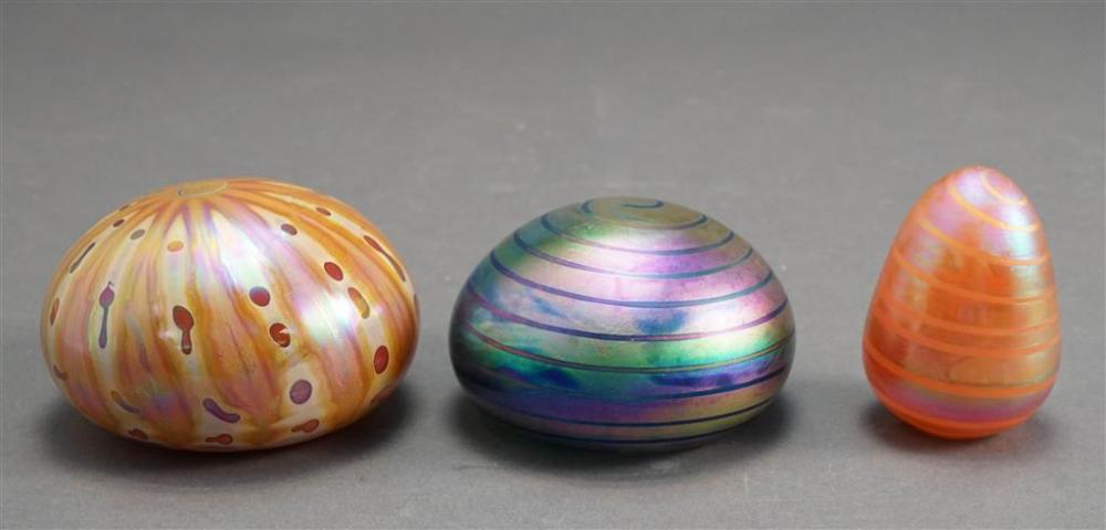 THREE LEVAY STUDIO IRIDESCENT GLASS 328236