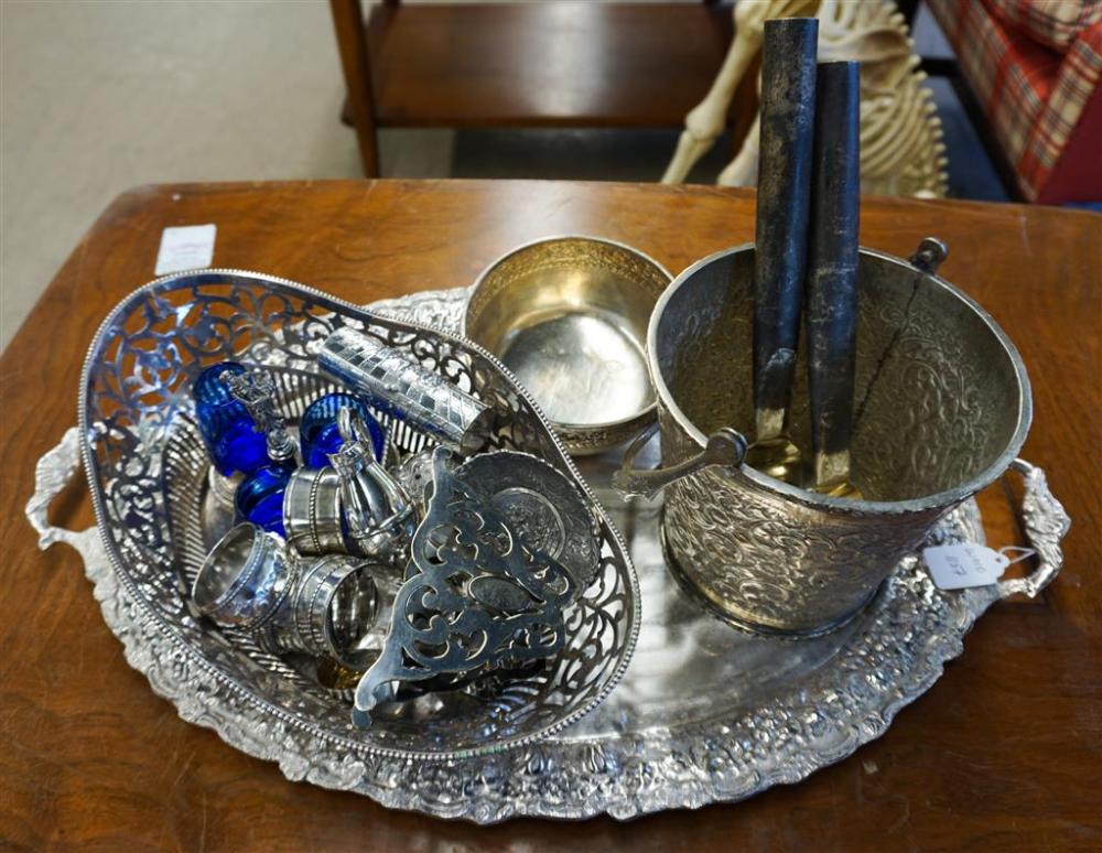 COLLECTION OF SILVERPLATE ARTICLESCollection