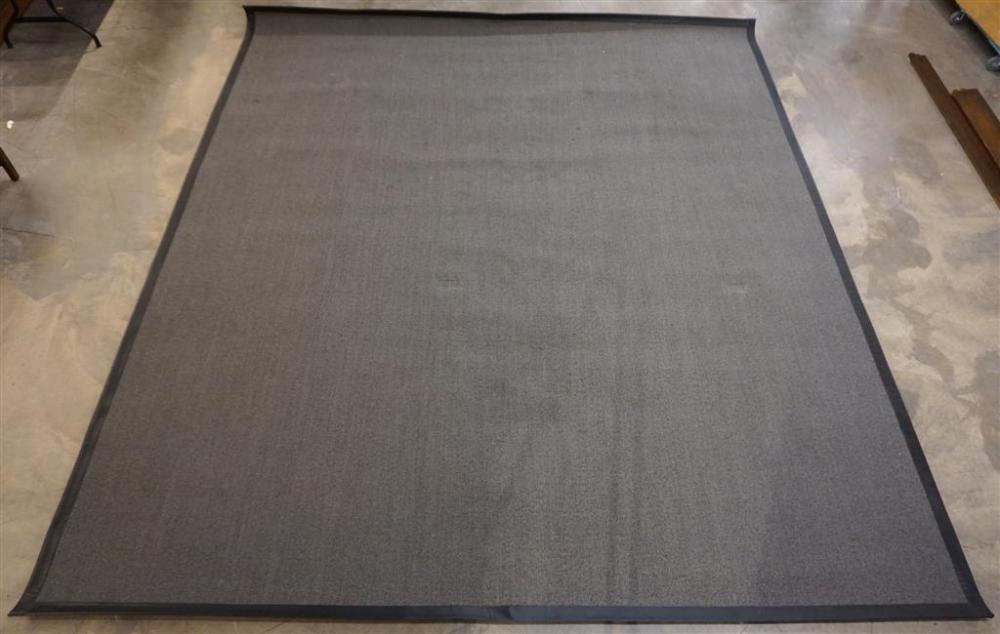 MACHINE MADE RUG 18 FT 6 IN X 3282b3