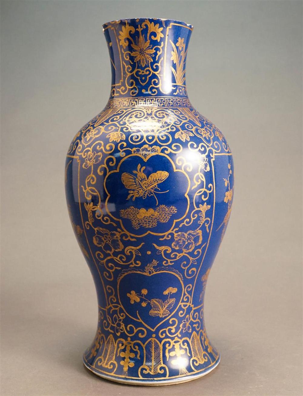 CHINESE KANGXI TYPE PORCELAIN BALUSTER