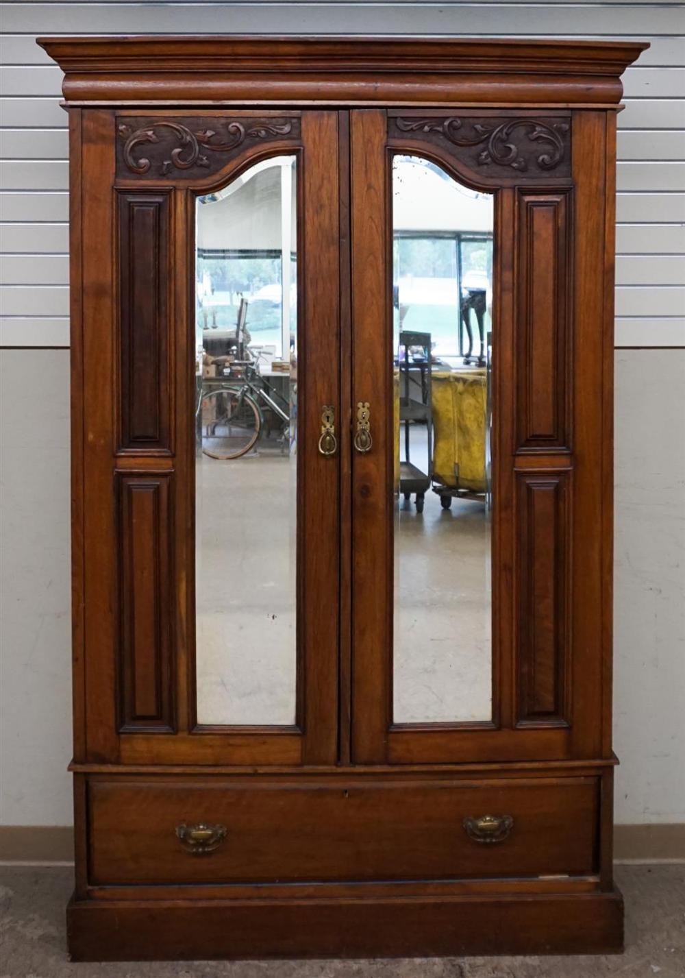VICTORIAN WALNUT MIRRORED DOOR 32835a