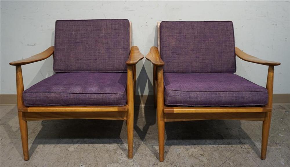 PAIR OF MID-CENTURY MODERN OAK