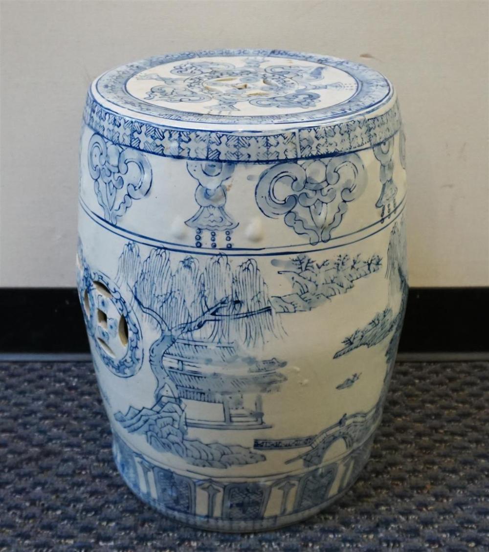 CHINESE BLUE AND WHITE PORCELAIN 3283ed