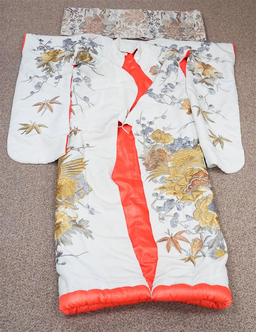JAPANESE GOLD AND SILVER EMBROIDERED 3284c2