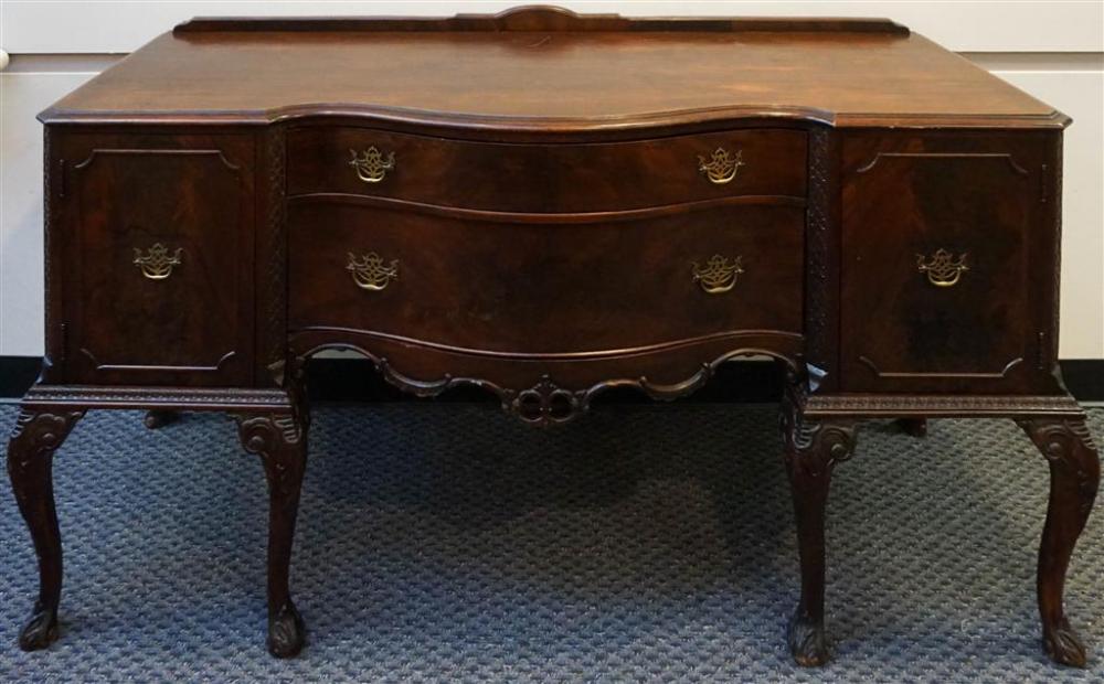 GEORGE II STYLE MAHOGANY SIDEBOARD  3284eb