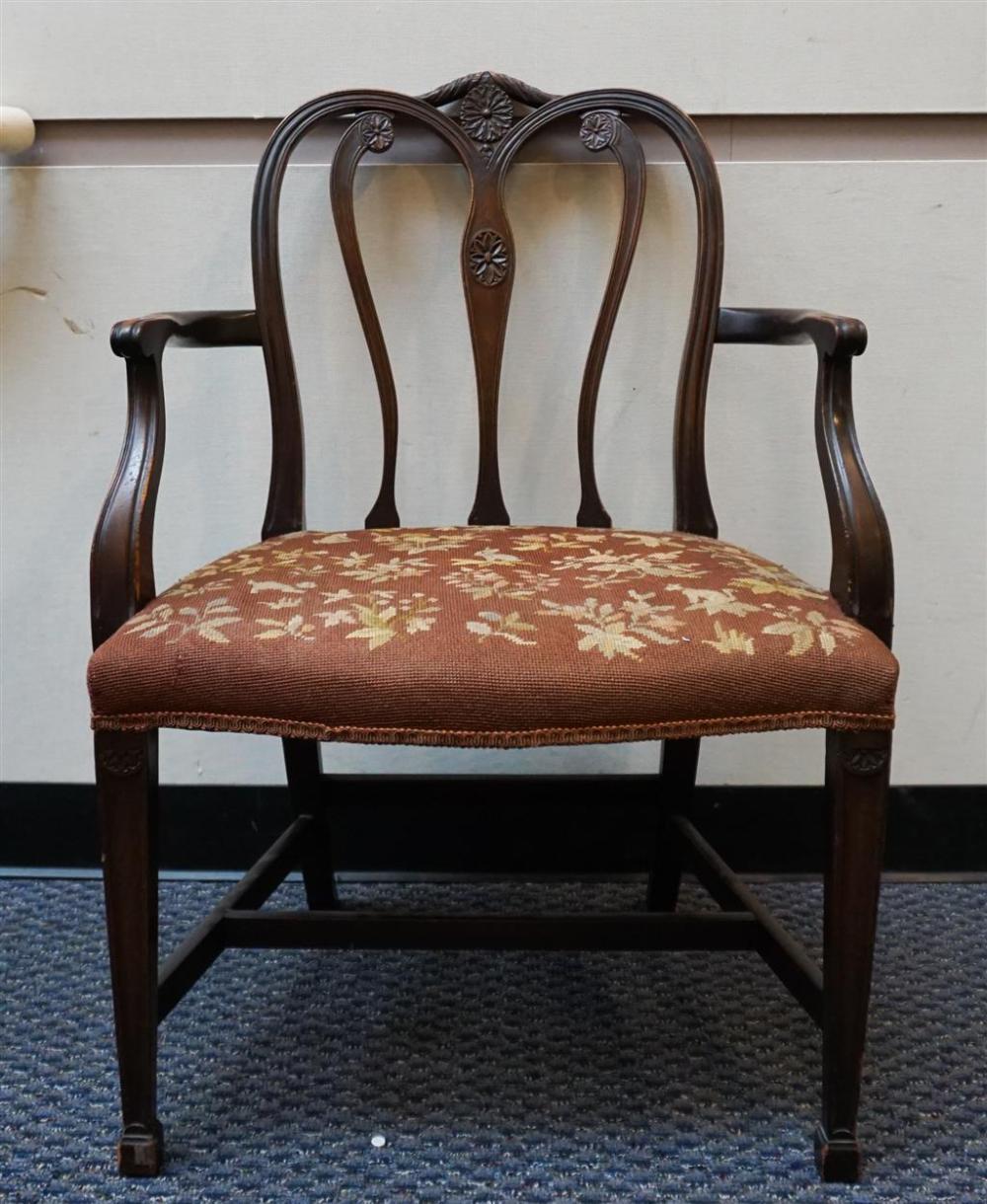 GEORGE III STYLE CARVED MAHOGANY 32861d