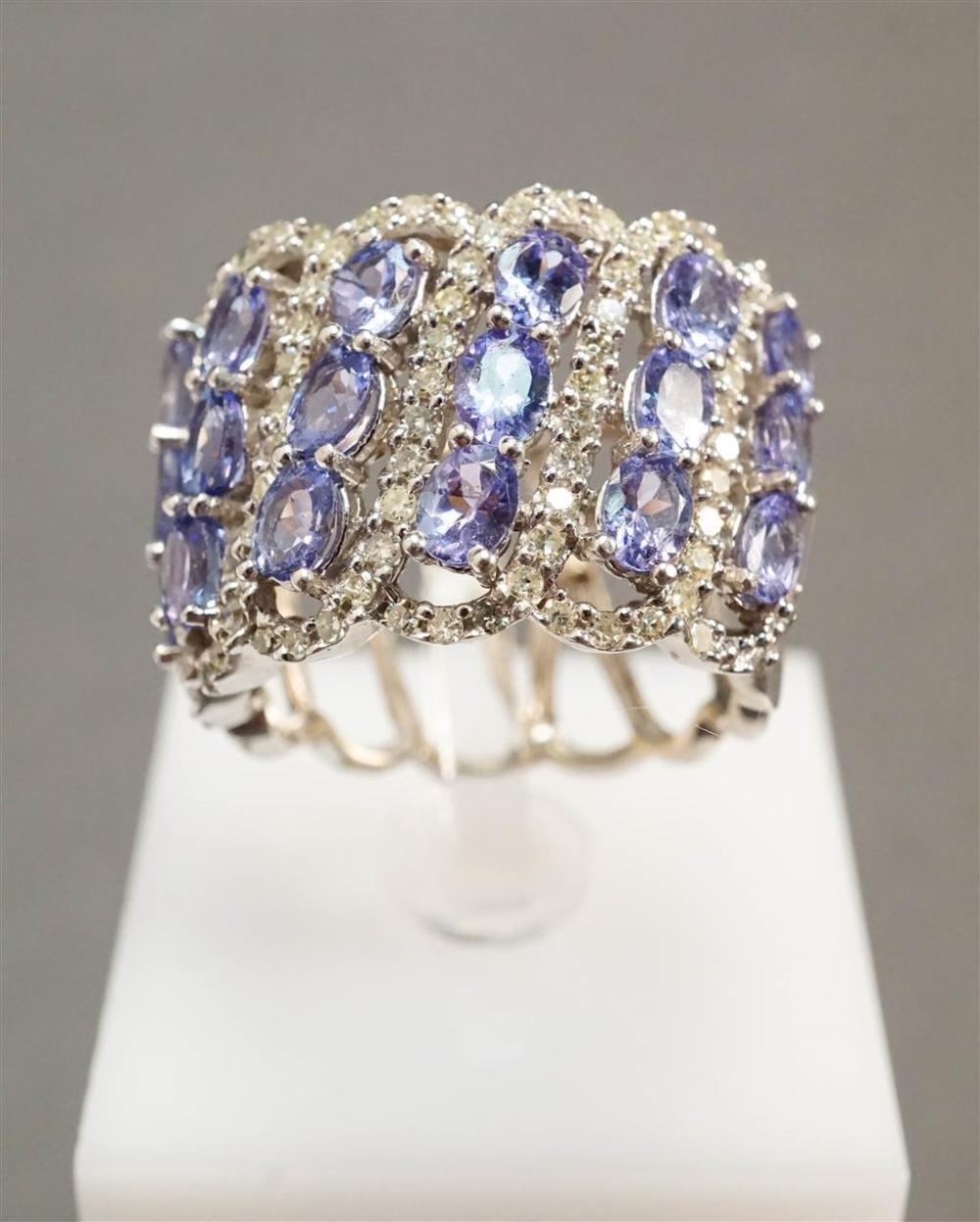 14 KARAT WHITE GOLD TANZANITE 32866a