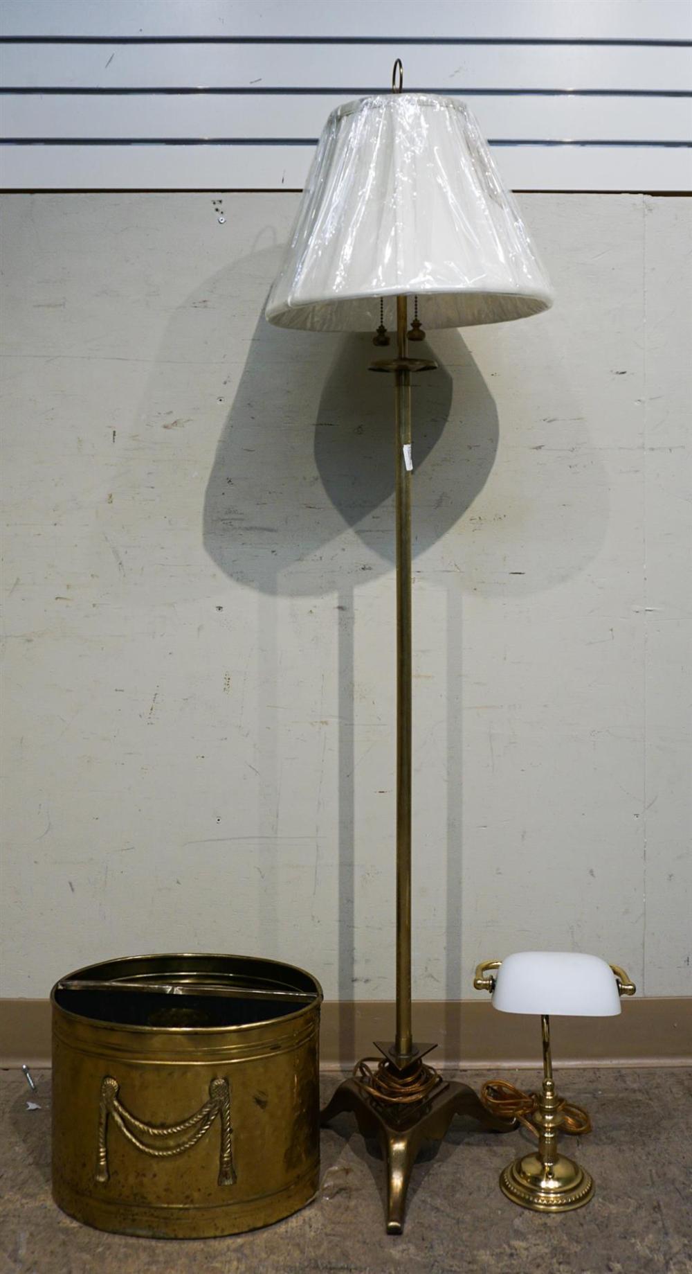 GILT METAL FLOOR LAMP TABLE TOP 32876e