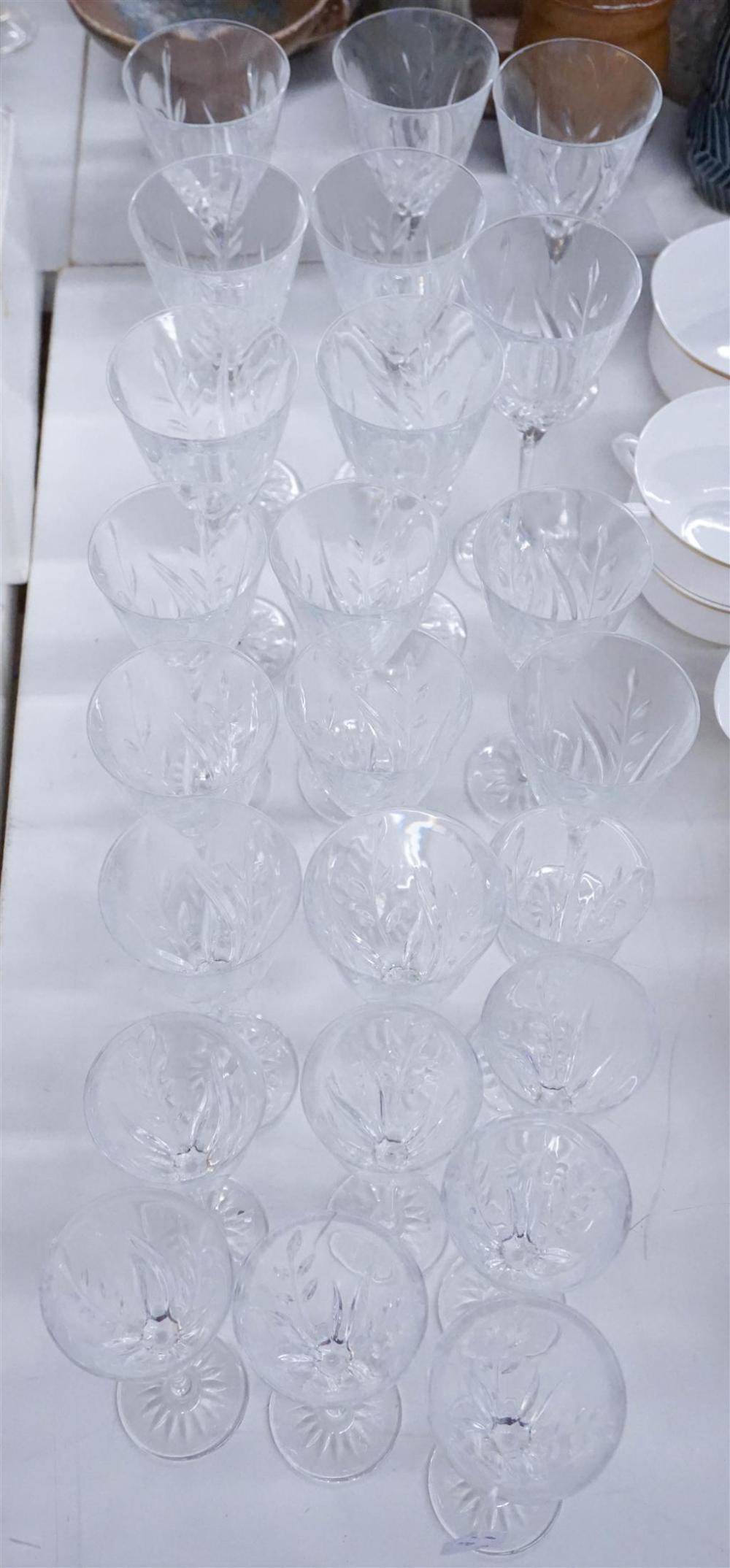 MOLDED GLASS 24 PIECE STEM TABLE 32893b