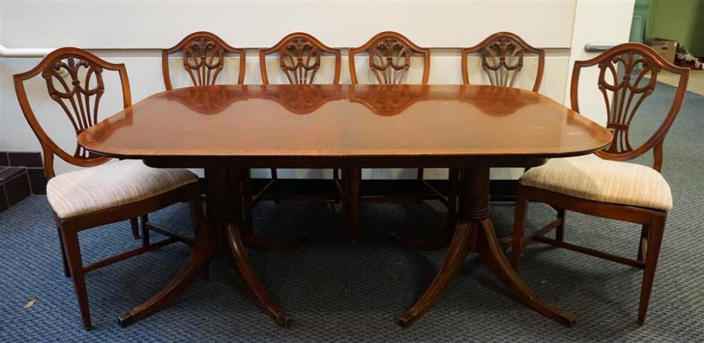 GEORGIAN STYLE MAHOGANY DINING TABLE