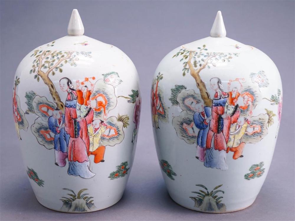 PAIR OF CHINESE FAMILLE ROSE COVERED 328a1b