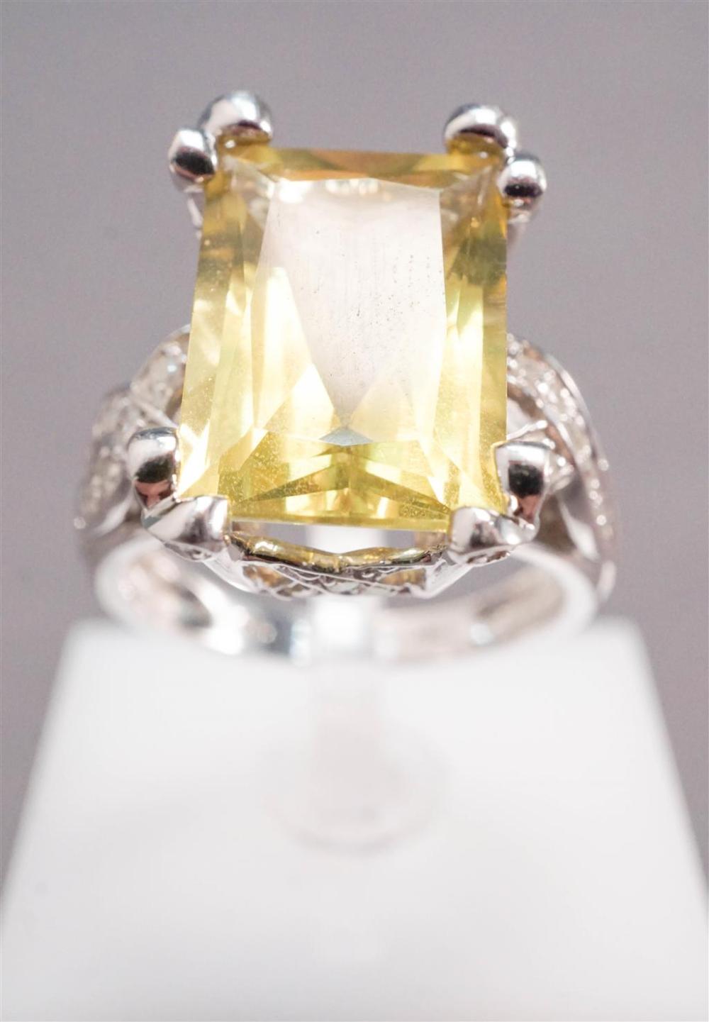 14 KARAT WHITE GOLD LEMON QUARTZ 328a58