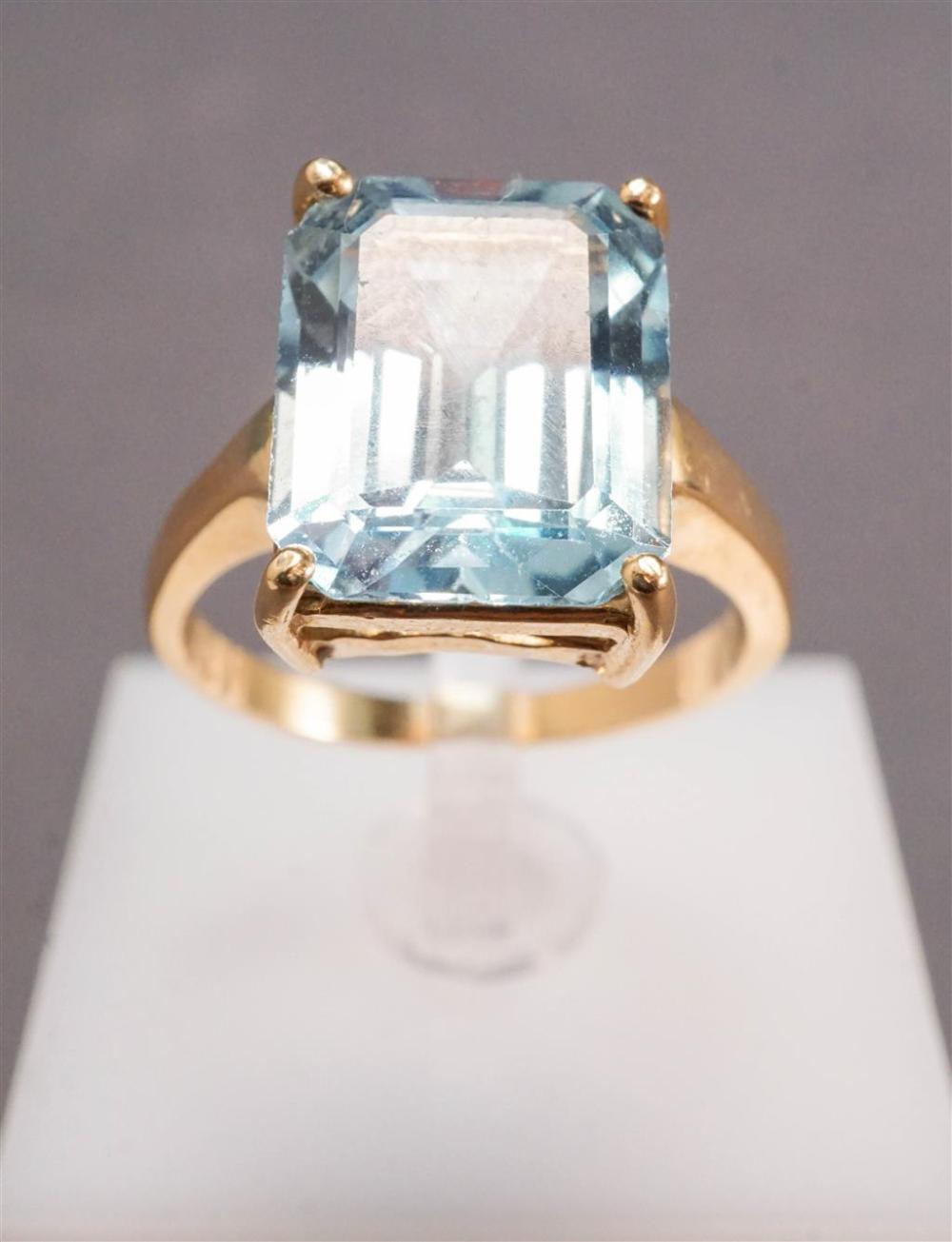 14 KARAT YELLOW GOLD AND AQUAMARINE 328a54